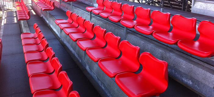 Közepes háttámlájú stadion nézőtéri ülés